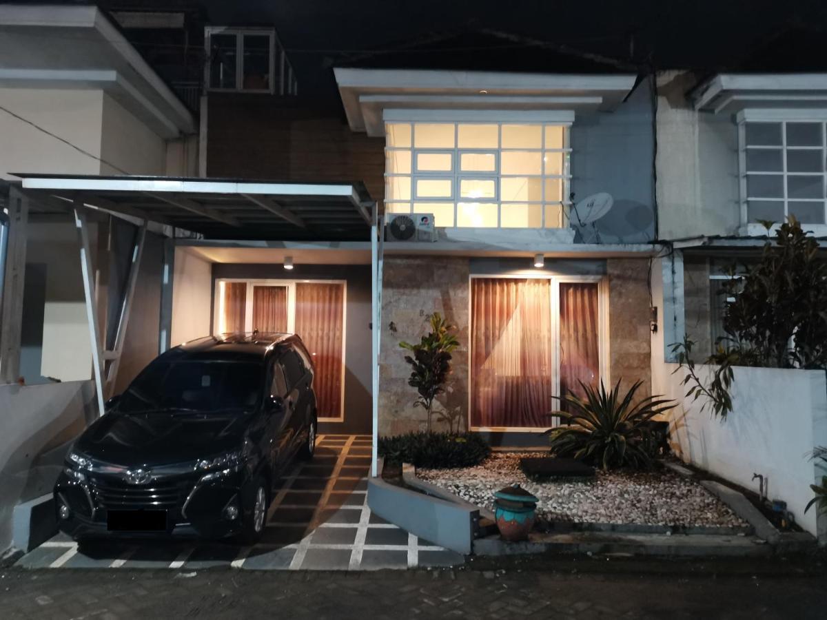 Villa Asri Batu  Esterno foto
