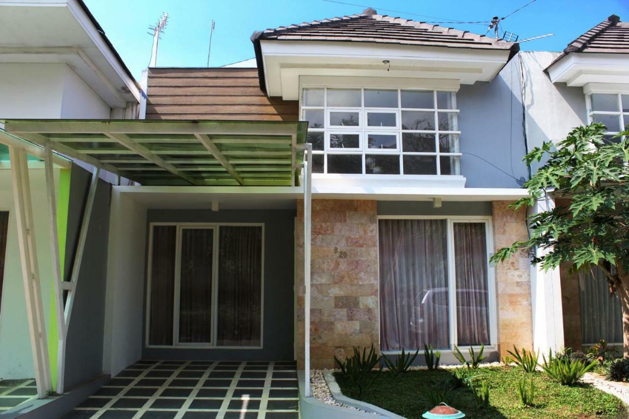Villa Asri Batu  Esterno foto